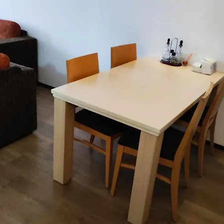 Appartement стената 4-3а *